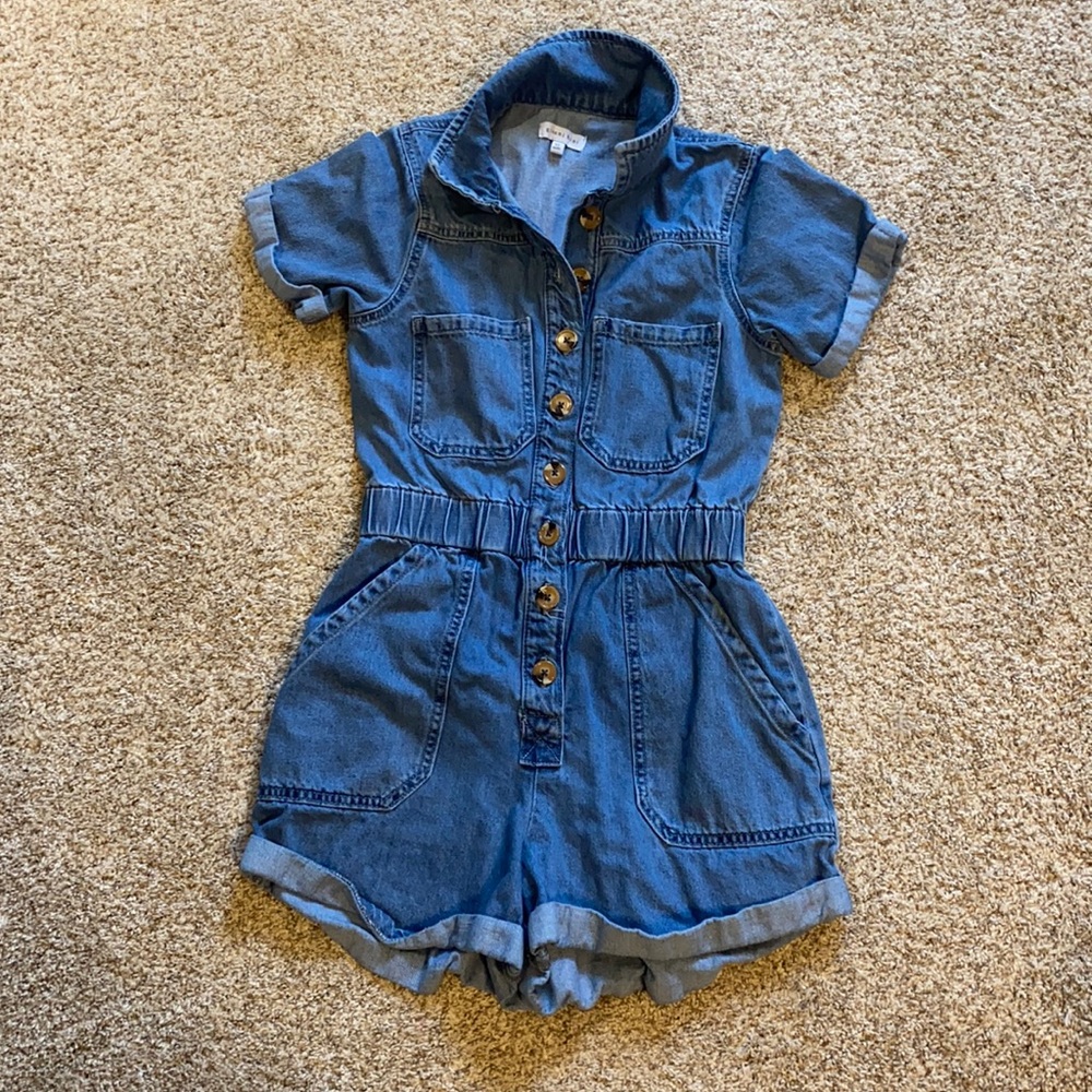 CUTEST GIANNI BINI jean romper out here!!